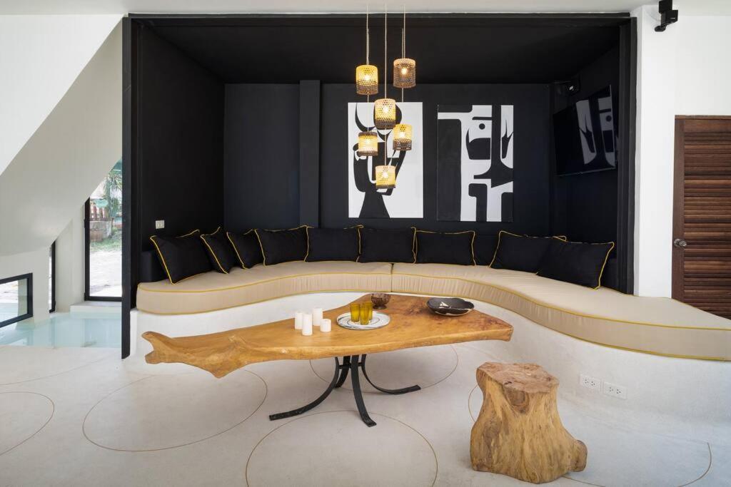 Villa Le Cerf Dore Hinkong Екстериор снимка