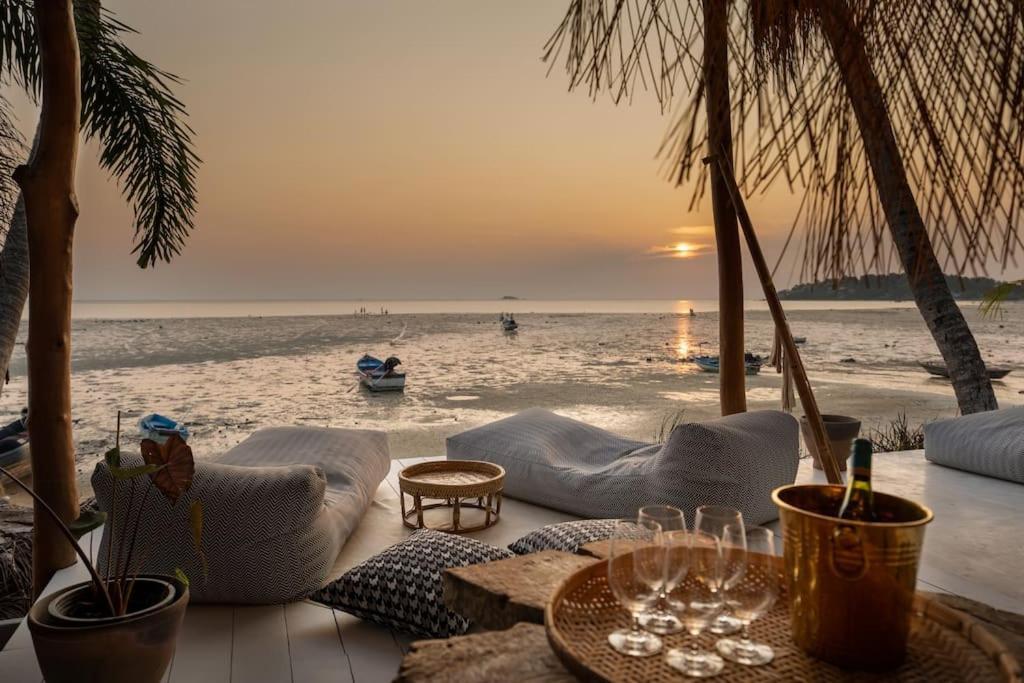 Villa Le Cerf Dore Hinkong Екстериор снимка