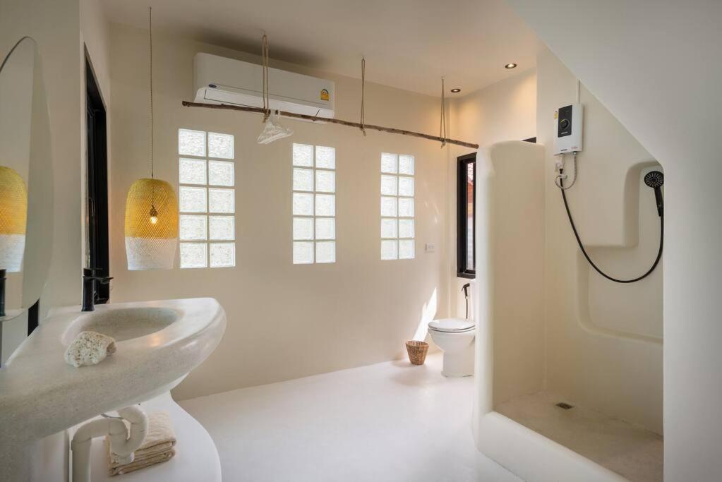 Villa Le Cerf Dore Hinkong Екстериор снимка